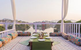 Natural Lake View Hotel